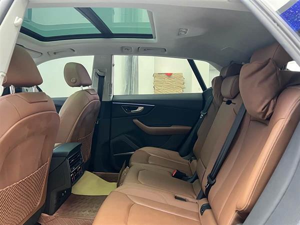 奥迪Q8 2023款 55 TFSI 豪华动感型