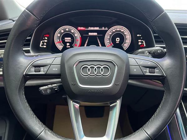 奥迪Q8 2023款 55 TFSI 豪华动感型