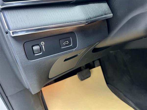 沃尔沃XC90 2021款 B6 智雅豪华版 7座