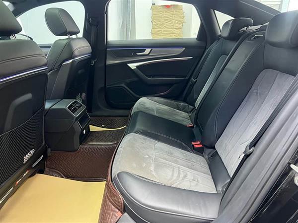 奥迪A6L 2021款 40 TFSI 豪华动感型