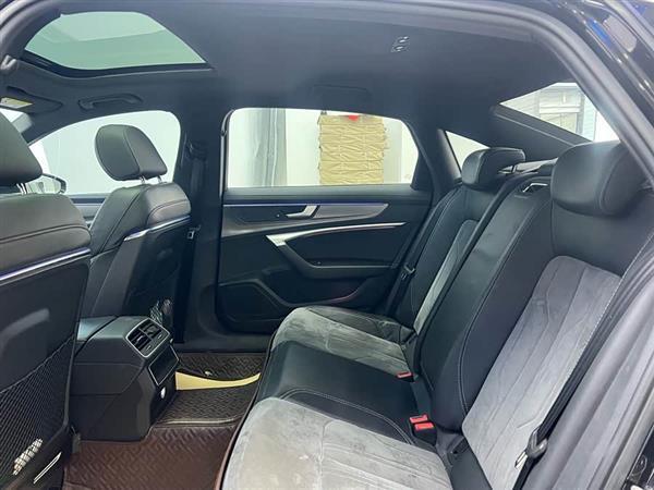奥迪A6L 2021款 40 TFSI 豪华动感型