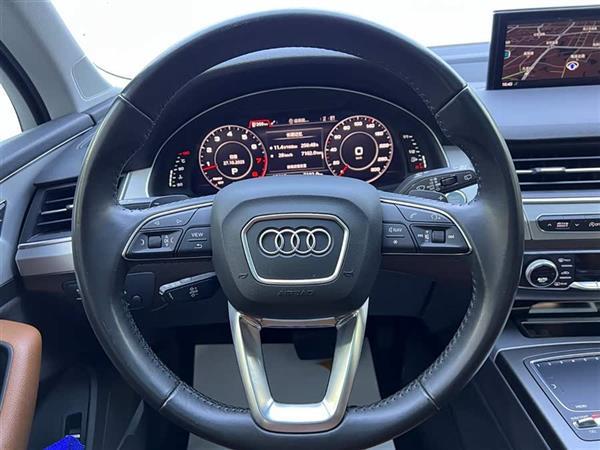 奥迪Q7 2018款 40 TFSI 舒适型