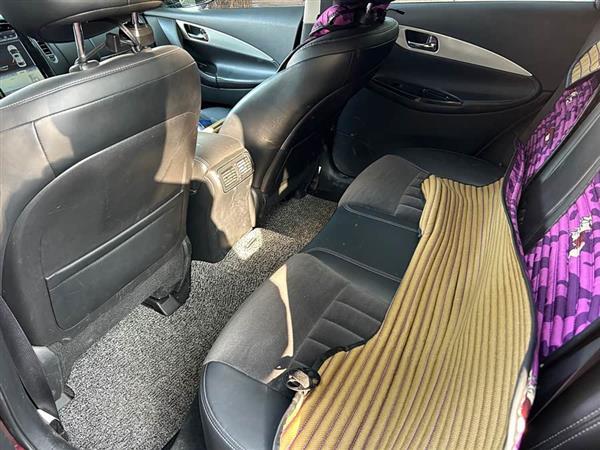 英菲尼迪QX50 2015款 2.5L 舒适版