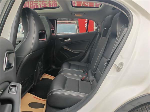 奔驰GLA 2017款 GLA 200 动感型
