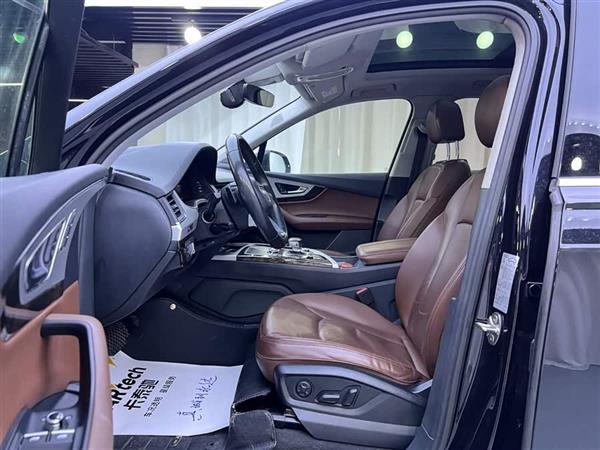 奥迪Q7 2019款 55 TFSI S line运动型