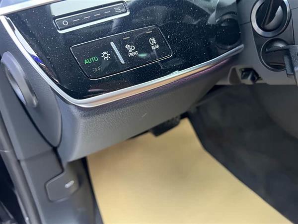 奥迪A8 2024款 A8L 50 TFSI quattro 臻选型