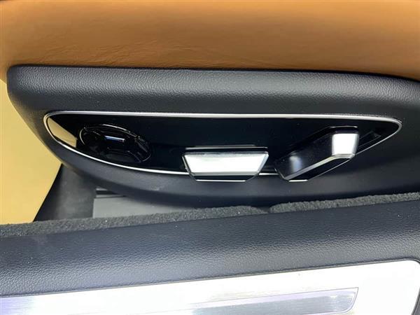 奥迪A8 2024款 A8L 50 TFSI quattro 臻选型