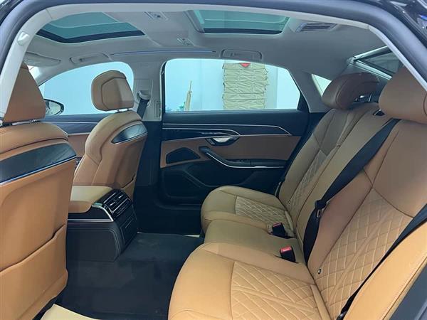奥迪A8 2024款 A8L 50 TFSI quattro 臻选型