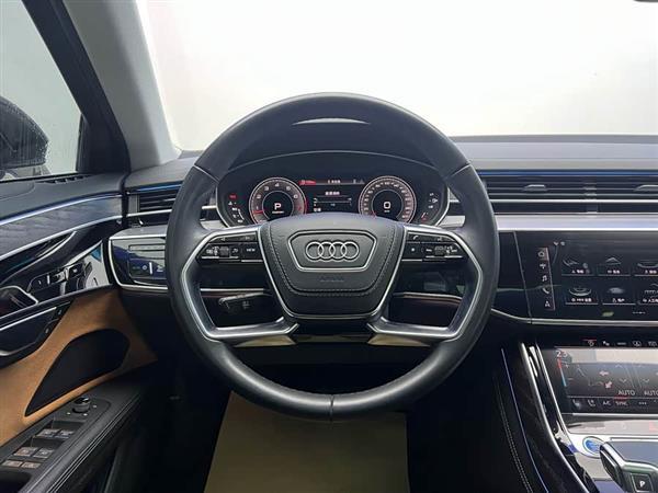 奥迪A8 2024款 A8L 50 TFSI quattro 臻选型