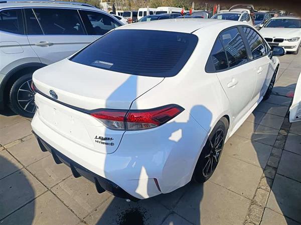 雷凌 2023款 智能电混双擎 1.8L 运动版