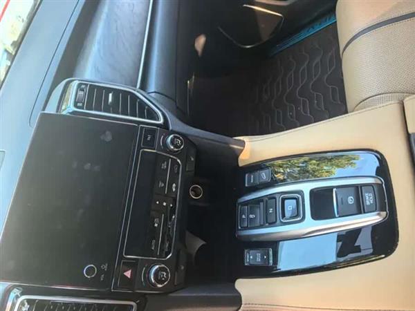 本田UR-V 2020款 370TURBO 两驱尊雅版