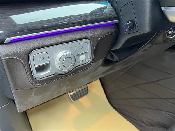 奔驰GLS 2023款 改款二 GLS 450 4MATIC 时尚型