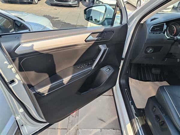 途观L 2017款 380TSI 自动四驱旗舰版