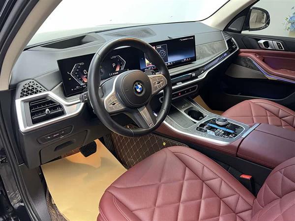 宝马X5 2023款 xDrive 30Li 尊享型M运动套装