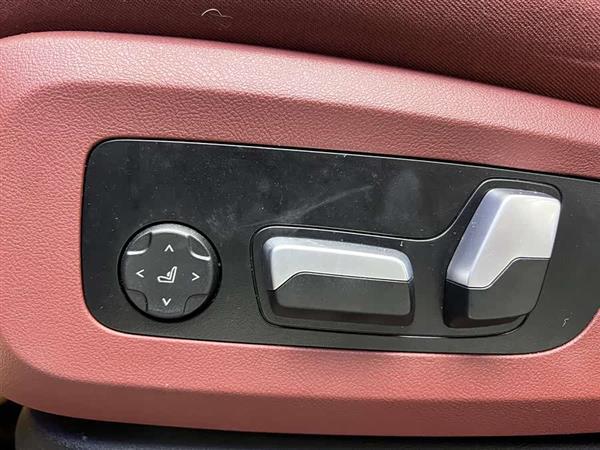 宝马X5 2023款 xDrive 30Li 尊享型M运动套装