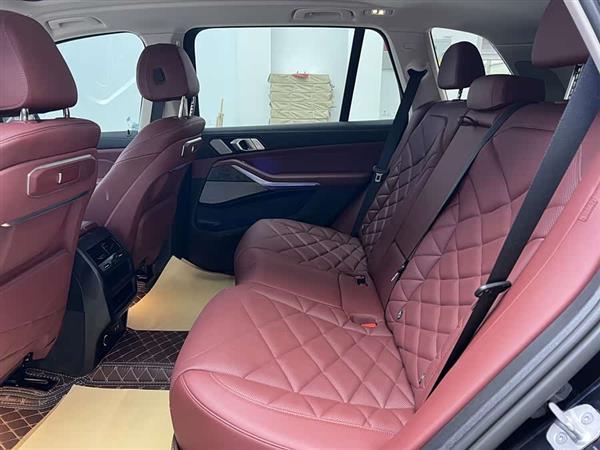 宝马X5 2023款 xDrive 30Li 尊享型M运动套装