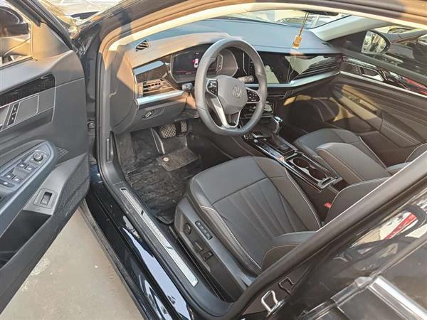 帕萨特 2024款 330TSI 精英版