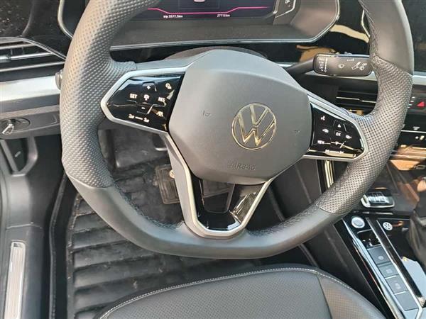 帕萨特 2024款 330TSI 精英版