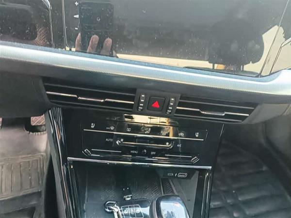 帕萨特 2024款 330TSI 精英版