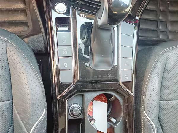 帕萨特 2024款 330TSI 精英版