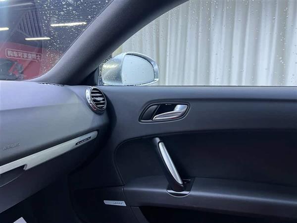 奥迪TT 2011款 TT Coupe 2.0TFSI quattro