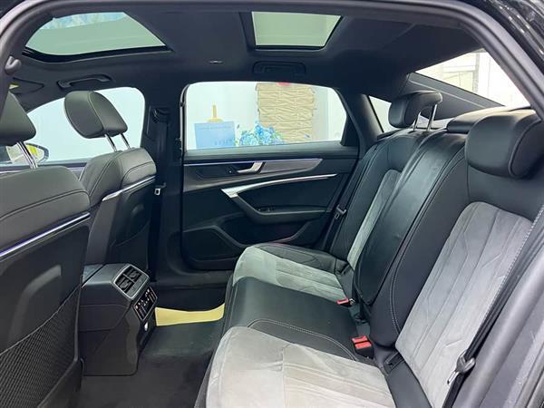 奥迪A6L 2021款 45 TFSI quattro 尊享动感型