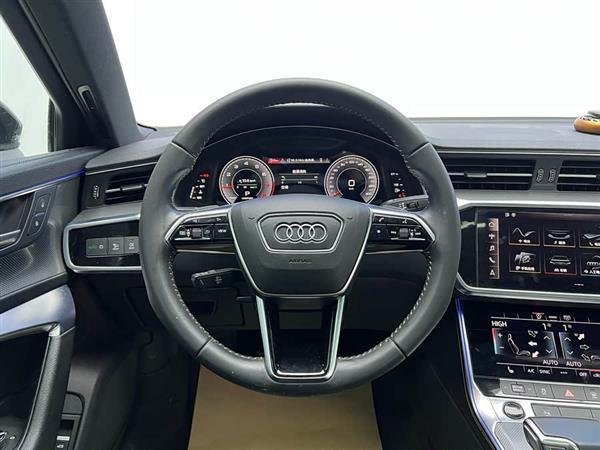 奥迪A6L 2021款 45 TFSI quattro 尊享动感型