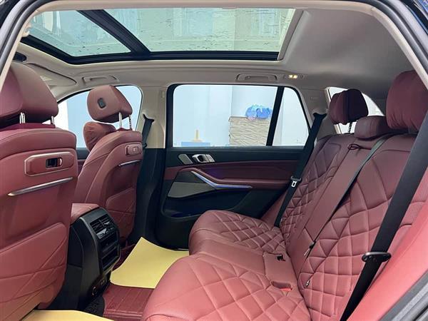 宝马X5 2023款 xDrive 30Li 尊享型M运动套装