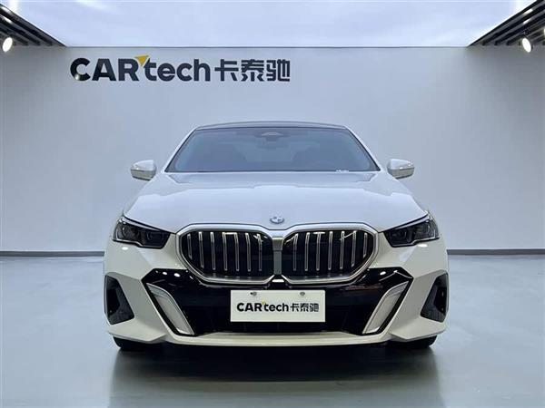 宝马5系 2024款 530Li 领先型 M运动套装