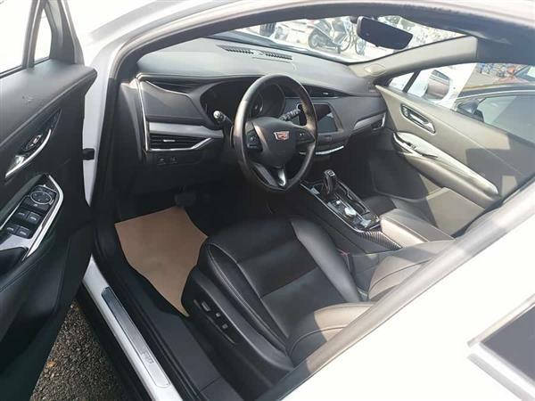 凯迪拉克XT4 2018款 28T 两驱豪华型