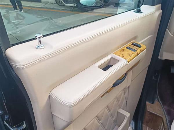 福特E350 2011款 5.4L 铂金限量版