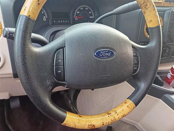福特E350 2011款 5.4L 铂金限量版
