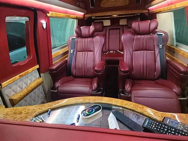 福特E350 2011款 5.4L 铂金限量版