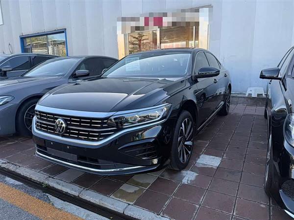 帕萨特 2022款 330TSI 尊贵版