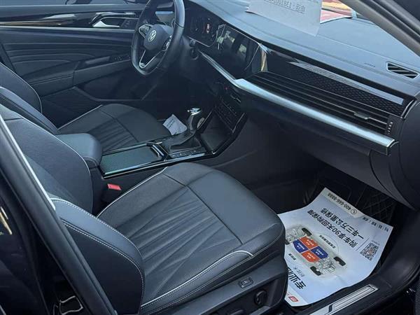 帕萨特 2022款 330TSI 尊贵版