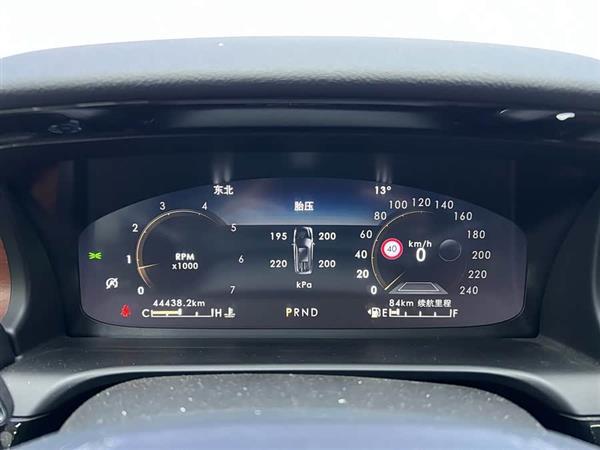 飞行家 2023款 3.0T V6 四驱尊享巡航版 六座