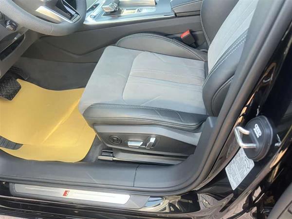 奥迪A6L 2023款 45 TFSI quattro 臻选致雅型