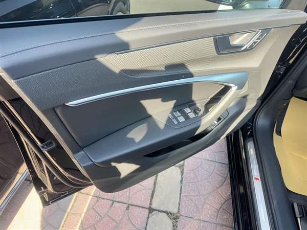 奥迪A6L 2023款 45 TFSI quattro 臻选致雅型