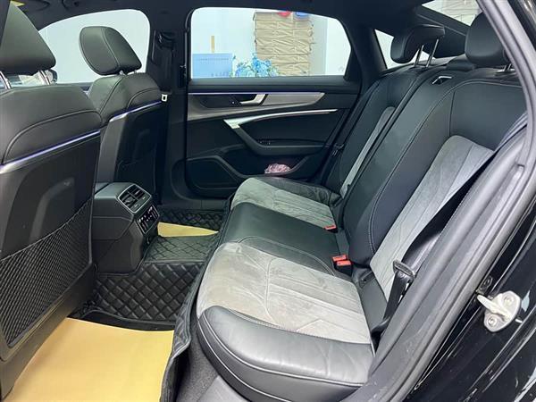奥迪A6L 2021款 45 TFSI 臻选动感型
