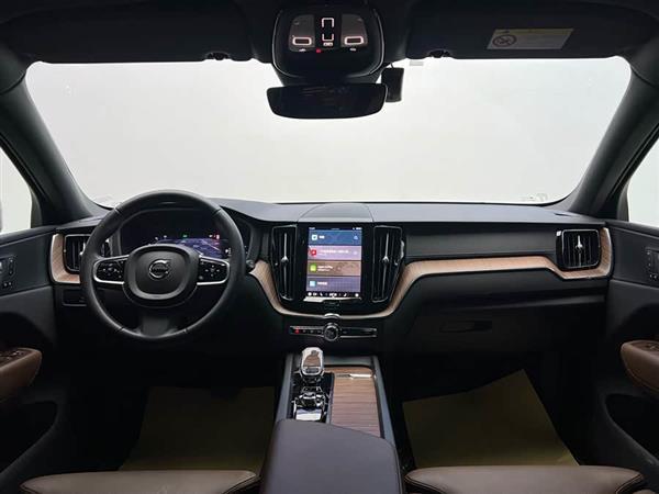 沃尔沃XC60 2024款 B5 四驱智远豪华版