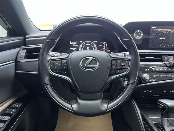 雷克萨斯ES 2022款 200 豪华版