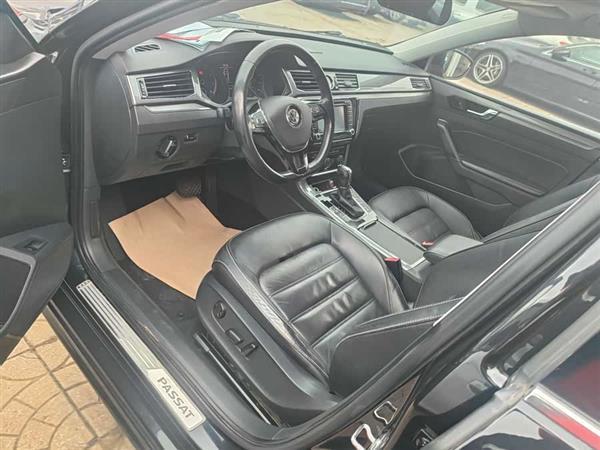 帕萨特 2016款 330TSI DSG尊荣版
