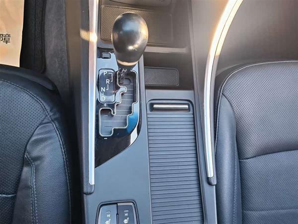 索纳塔 2014款 2.0L 自动豪华版
