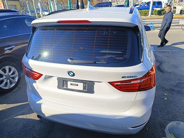 宝马2系多功能旅行车 2015款 218i 领先型
