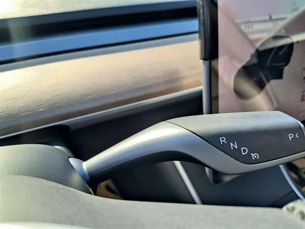 Model 3 2020款 改款 长续航后轮驱动版