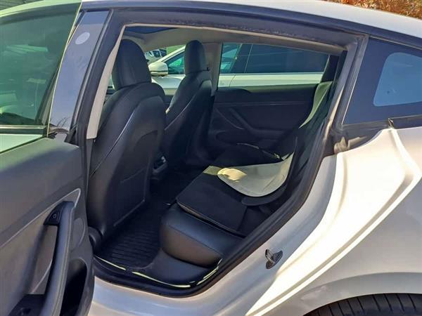 Model 3 2021款 标准续航后驱升级版