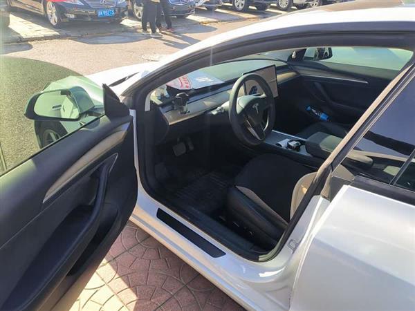Model 3 2021款 标准续航后驱升级版
