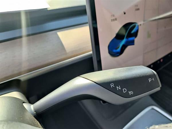 Model 3 2021款 标准续航后驱升级版