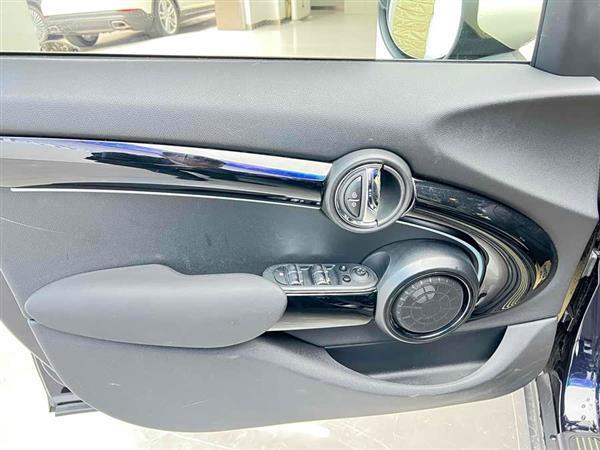 MINI 2023款 2.0T COOPER S 执迷版 五门版