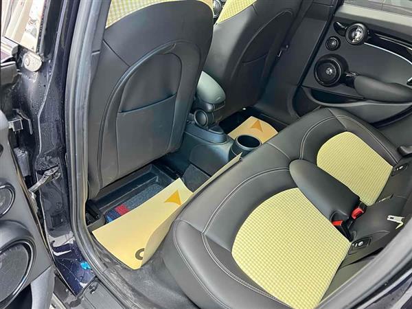 MINI 2023款 2.0T COOPER S 执迷版 五门版
